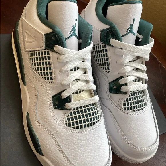 Jordan 4 Kids White and Dark Green - Picture 3 of 9